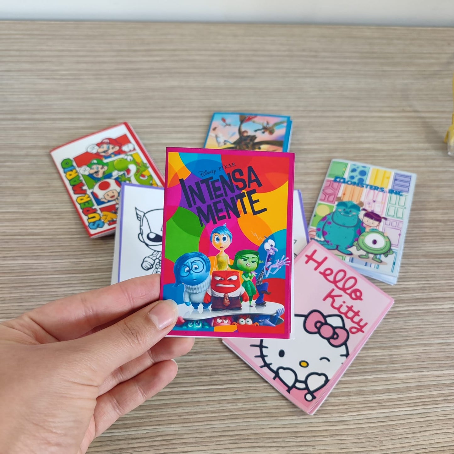 Kit 100 minilibros para colorear